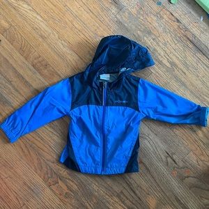 Size 4T Blue windbreaker rain jacket from Columbia. No signs of wear and tear!